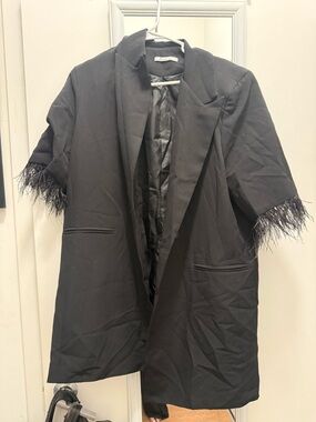 Black Feather-Trim Short Sleeve Blazer